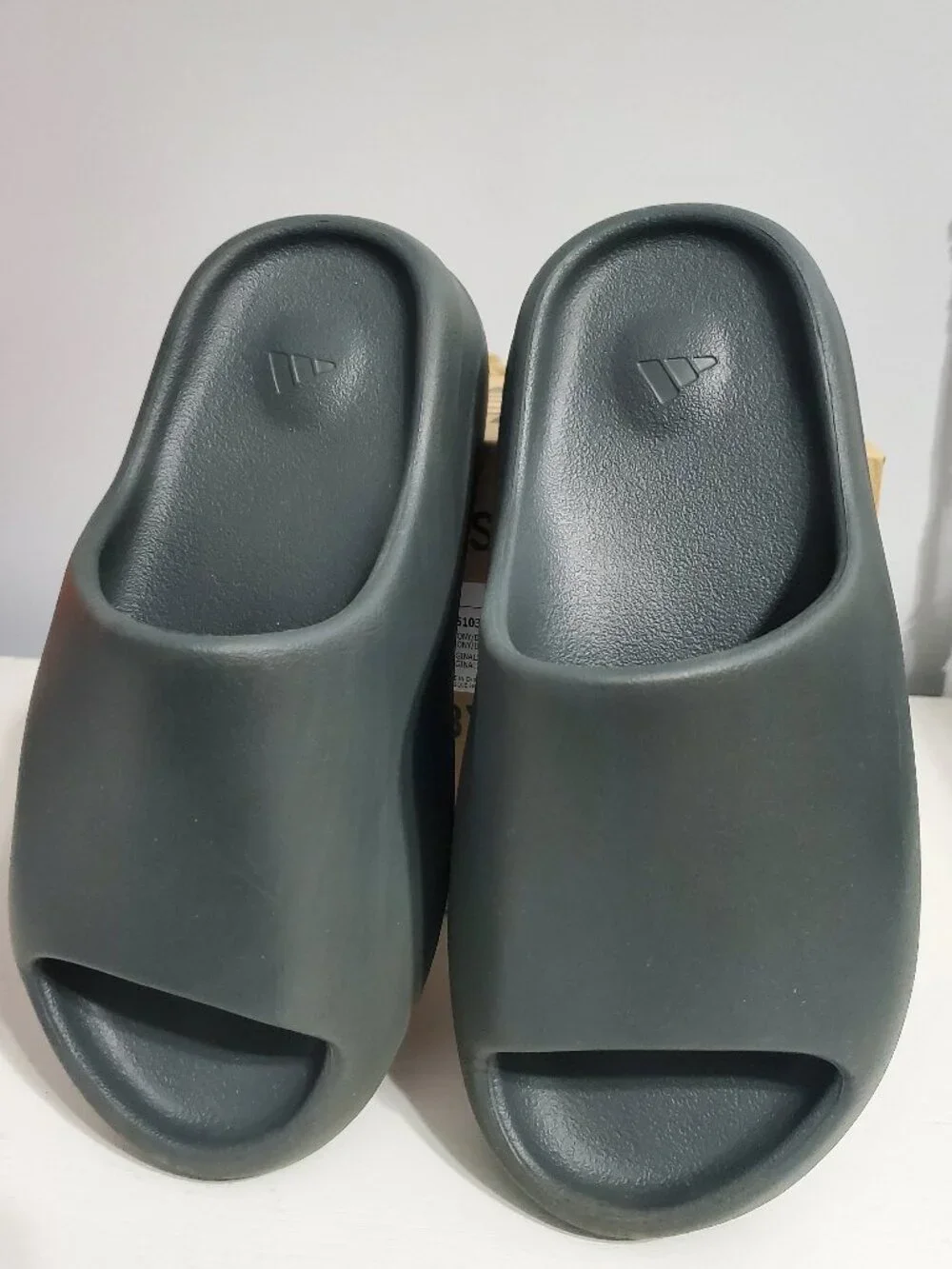 Adidas Yeezy YZY ID5103 Slide Sandal Dark Onyx Size 6 Men